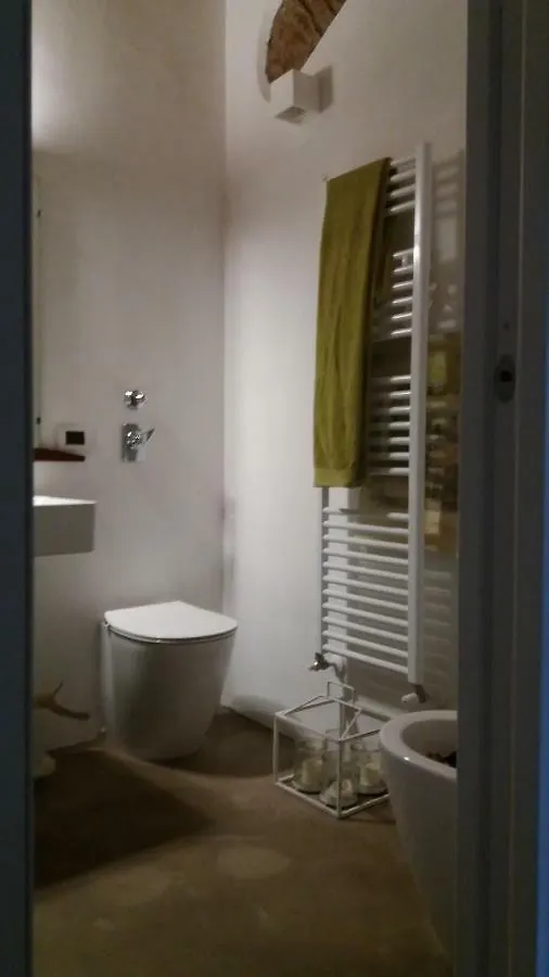 Hotel casa zazalica Binasco 0*,
